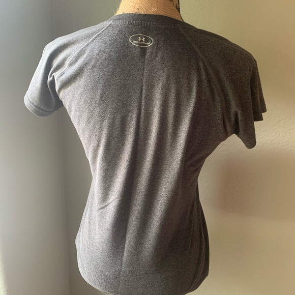 Under Armour - Semi Fitted Heat Gear - T shirt - Picture 2 of 6